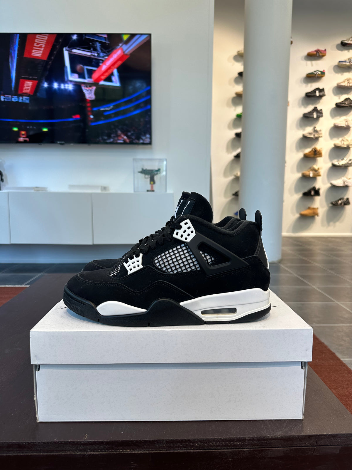 Jordan 4 Retro White Thunder (Eu: 42)