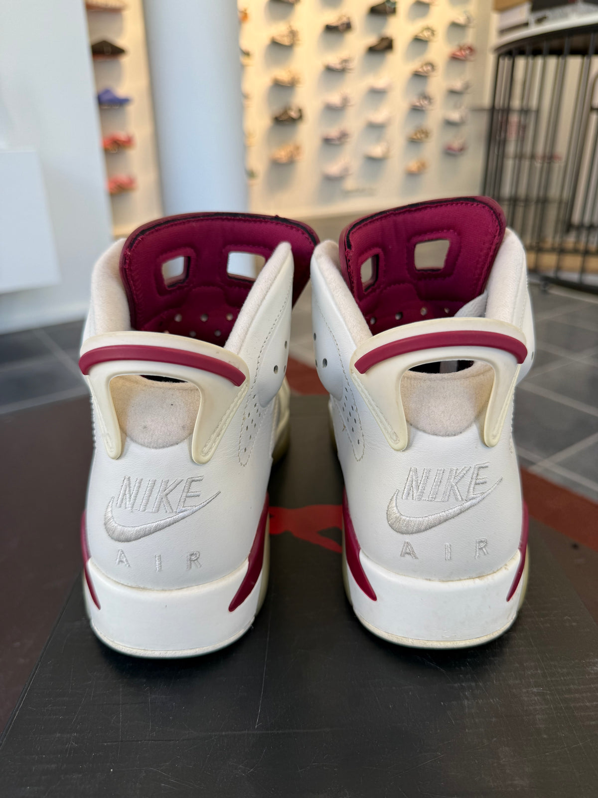 Jordan 6 Retro Maroon (Eu: 40)
