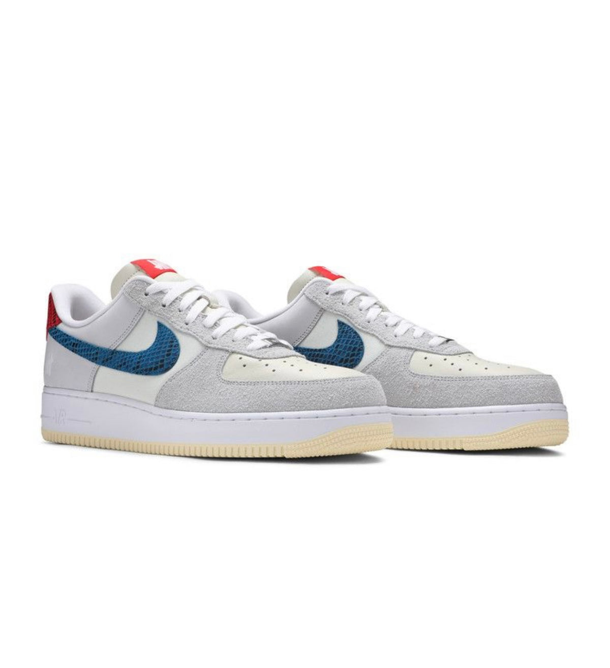 Nike Air Force 1 Low SP Undefeated 5 On It Dunk vs. AF1